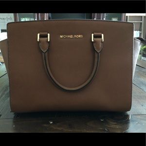Michael Kors Large Selma Handbag